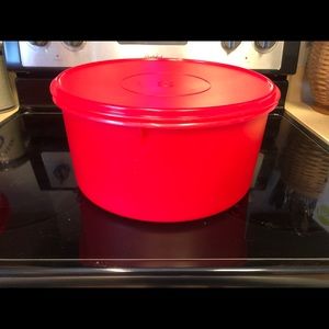 Tupperware giant container - NWOT